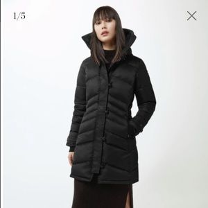 PERFECT CONDITION BLACK LABEL PARKA FROM CANADA GOOSE